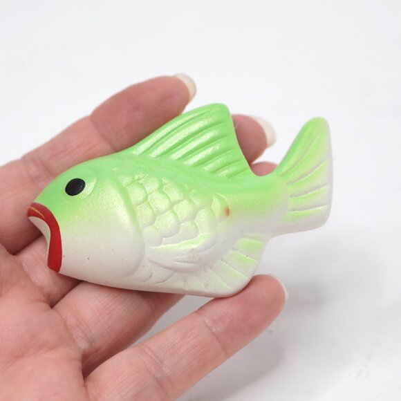 Vintage Miller Studio Chalkware Fish Iridescent Kitschy Big Lips Lashes x 3 MCM - Picture 8 of 12